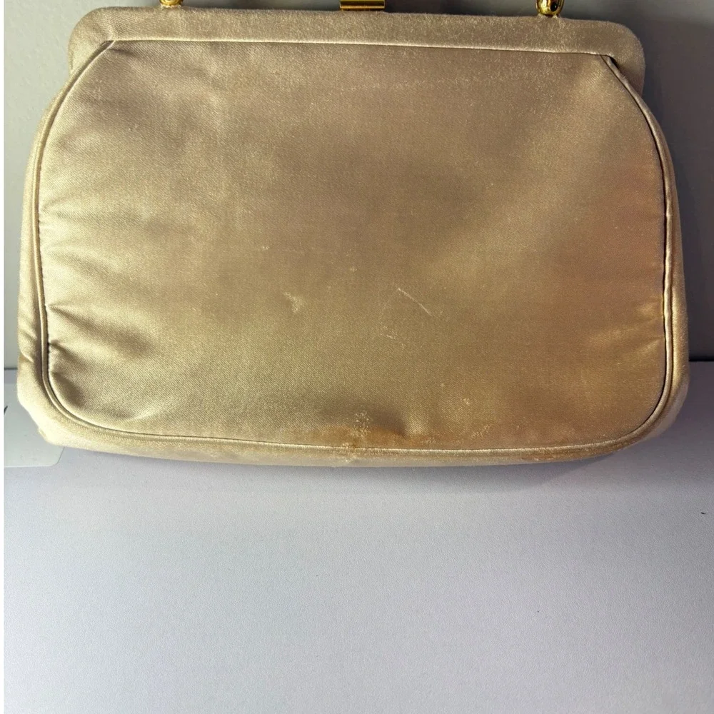 ♾️Vintage Bienen Davis Gold Satin Evening Bag Twisted Metal Handle Frame Purse♾️ - Picture 12 of 13